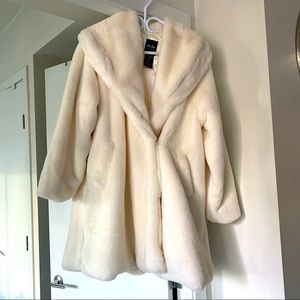 Like new Creamy white faux fur coat